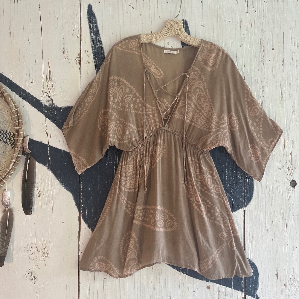 INDAH Paisley Print mini dress in Blush pink SZ: S